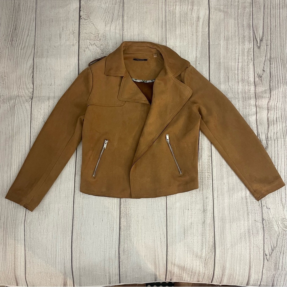 T TAHARI Women’s Camel Faux Suede Moto Style Blazer with Pockets Size Medium - Picture 2 of 10